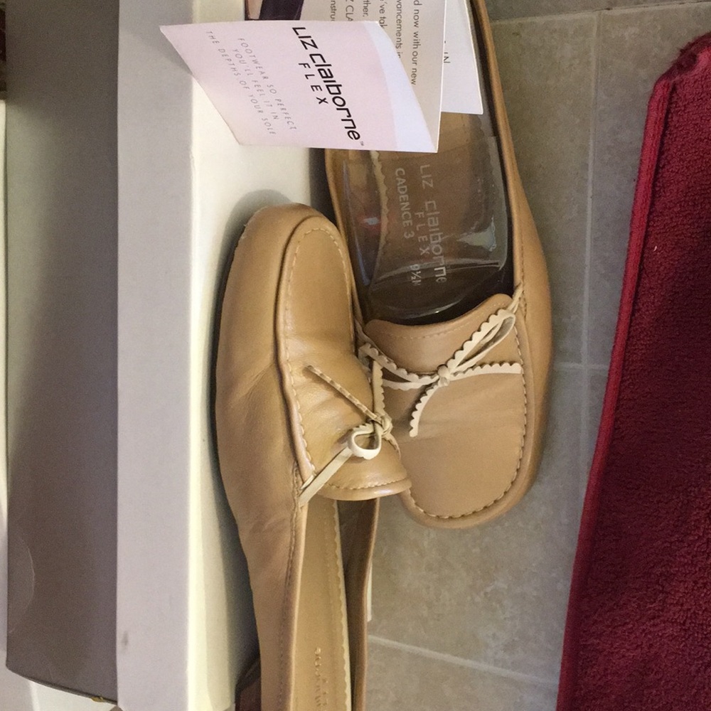 Soft leather low heel mule with bow detail